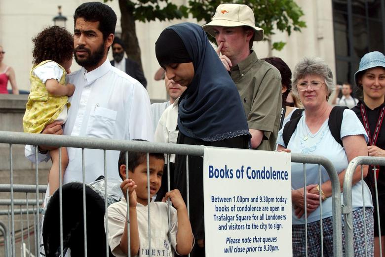 Londres conmemora los 20 años del peor atentado terrorista