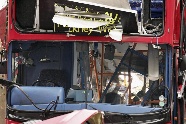 Londres conmemora los 20 años del peor atentado terrorista