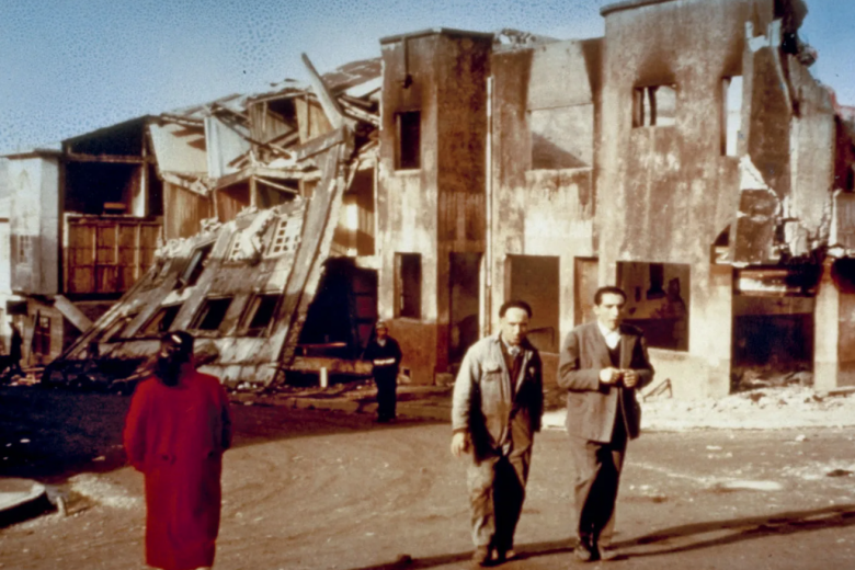 Edificios dañados en la ciudad de Castro, en la isla chilena de Chiloé tras el terremoto