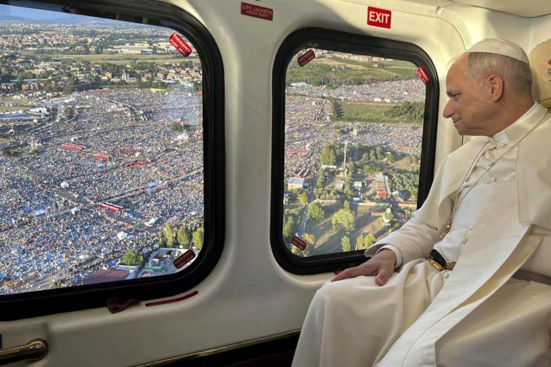 El papa León XIV llegó este sábado en helicóptero a la explanada de Tor Vergata, a las afueras de Roma, para presidir un acto del Jubileo de los Jóvenes en el que participan cientos de miles de ellos llegados de 146 países.