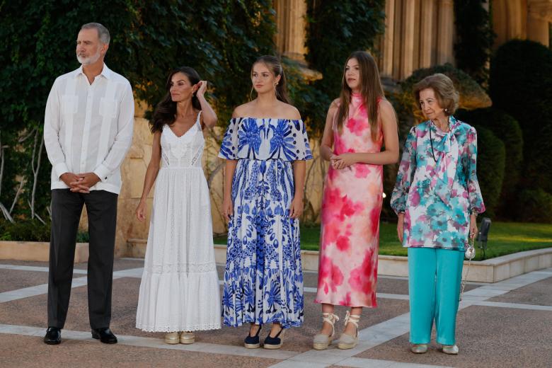 Por parte de la sociedad civil de Baleares, ha habido representantes de numerosos sectores, entre ellos, de organizaciones empresariales, sindicatos, confesiones religiosas, cultura, deporte, turismo, sanidad, gastronomía y medios de comunicación.