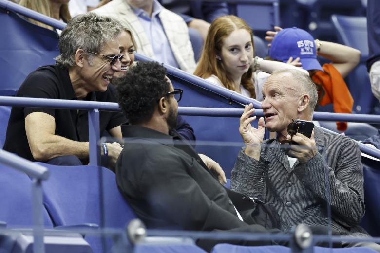 Los actores Ben Stiller y Christine Taylor con los cantantes Shaggy y Sting