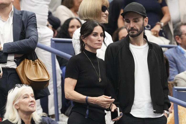 La actriz Courtney Cox con el cantante Johnny McDaid