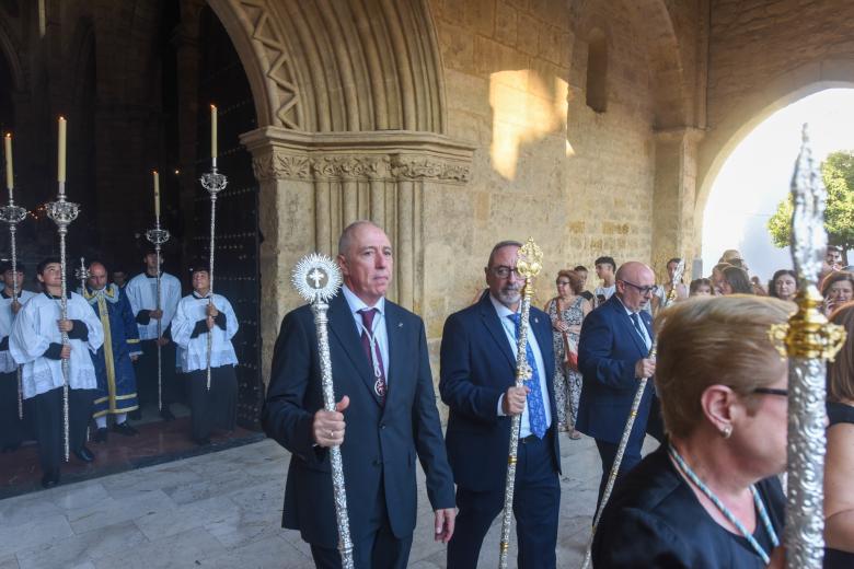La procesión de la Virgen de Villaviciosa por el barrio de San Lorenzo, en imágenes