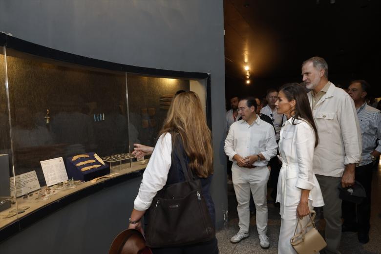 Los Reyes Felipe VI y la Reina Letizia visitan el Museo de Luxor, a 19 de septiembre de 2025, en El Cario (Egipto). Los Reyes han realizado su primer viaje de Estado a la República Árabe de Egipto del 16 al 19 de septiembre, que sirve para poner de relieve y reforzar los lazos y las relaciones bilaterales entre ambos países.

Casa Real
19 SEPTIEMBRE 2025;REYES;EGIPTO
19/9/2025