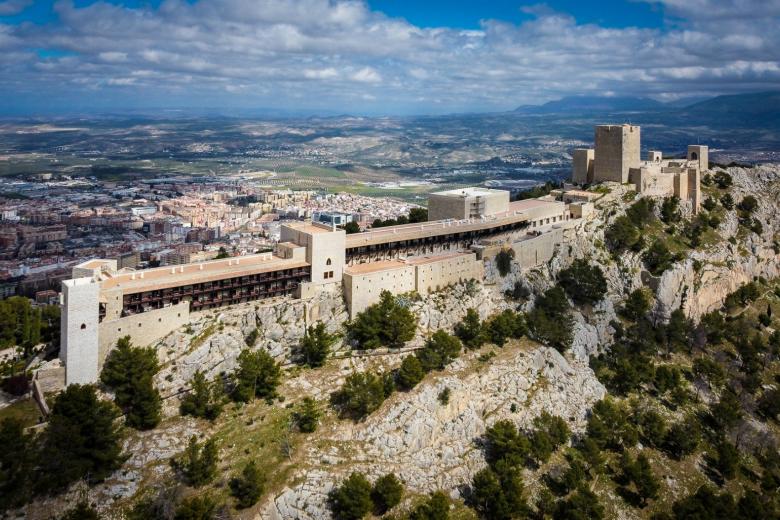 El lagarto (o dragón) del Parador de Santa Catalina (Jaén)