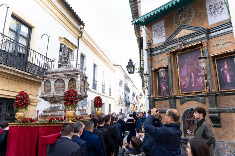 Las Reliquias de los Santos Mártires en procesión, en imágenes