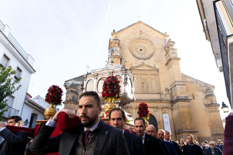 Las Reliquias de los Santos Mártires en procesión, en imágenes