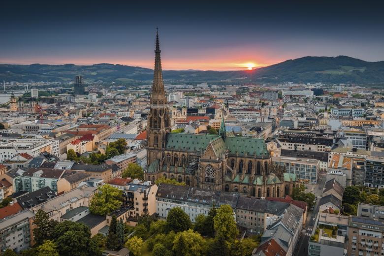 10. Catedral de Linz — Austria