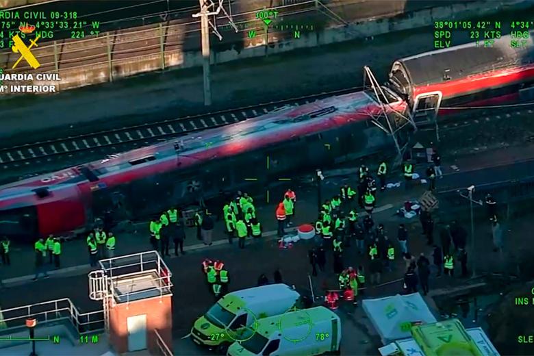 ADAMUZ (ESPAÑA), 19/01/2026.- Captura de imágenes áreas del accidente ferroviario en Adamuz (Córdoba) en el que al menos 39 personas han muerto y un centenar han resultado heridas, es el cuarto siniestro ferroviario más grave registrado en España. EFE/ Captura de vídeo de la Guardia Civil // SOLO USO EDITORIAL/SOLO DISPONIBLE PARA ILUSTRAR LA NOTICIA QUE ACOMPAÑA (CRÉDITO OBLIGATORIO)