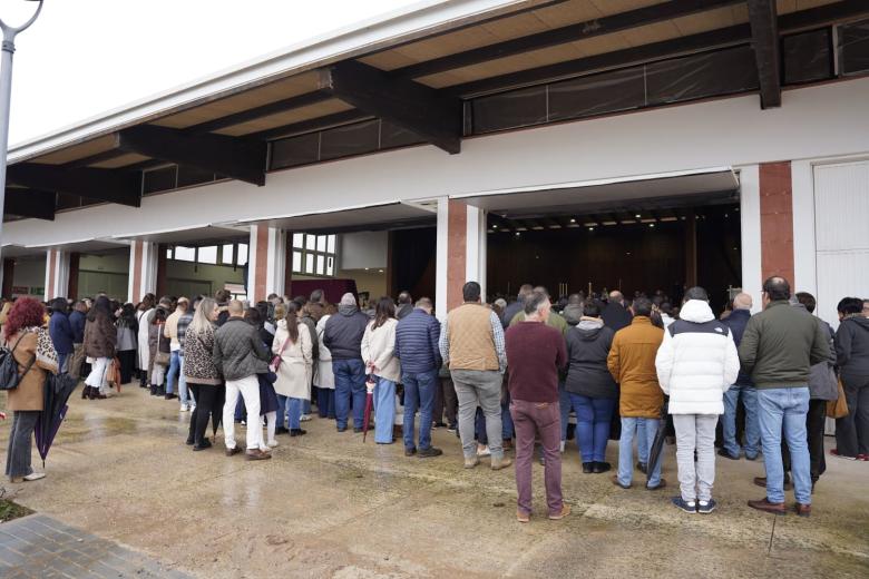 La misa funeral en Adamuz por las víctimas del accidente ferroviario, en imágenes