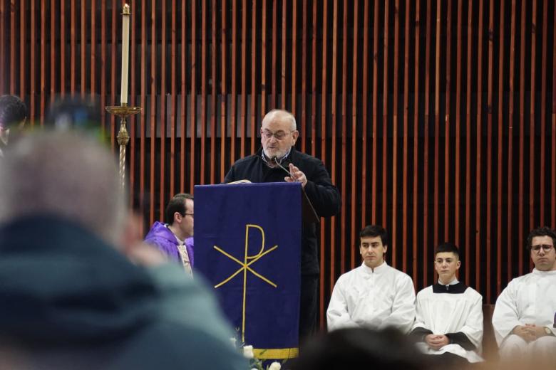 La misa funeral en Adamuz por las víctimas del accidente ferroviario, en imágenes