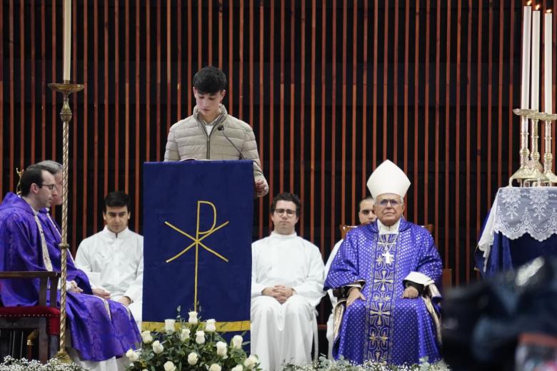 La misa funeral en Adamuz por las víctimas del accidente ferroviario, en imágenes