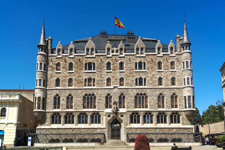 Casa Botines (León)