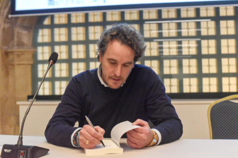 Elías Cabrera presenta en el Palacio de Congresos de Córdoba su libro ELICA