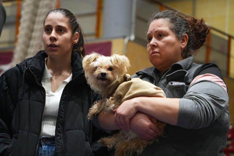 El Palacio de Deportes Vistalegre de Córdoba se ha habilitado para atender a las personas desalojadas por la crecida del río.