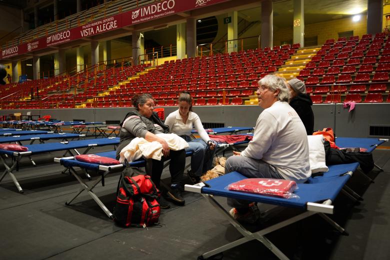 El Palacio de Deportes Vistalegre de Córdoba se ha habilitado para atender a las personas desalojadas por la crecida del río.