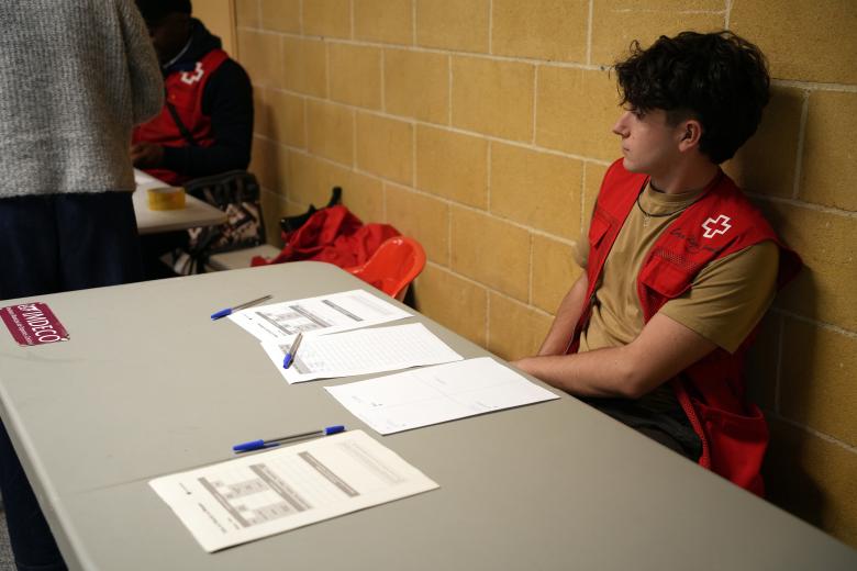 El Palacio de Deportes Vistalegre de Córdoba se ha habilitado para atender a las personas desalojadas por la crecida del río.