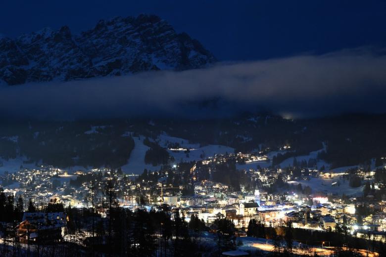 Vista general de Cortina d'Ampezzo antes de la ceremonia de apertura de los Juegos Olímpicos de Invierno de Milán.