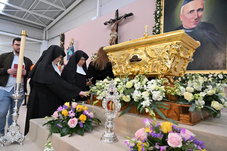 HUÉRCAL-OVERA (ALMERÍA), 07/02/2026.- El enviado papal, el cardenal Marcello Semeraro, preside la ceremonia en el que el sacerdote Salvador Valera Parra es beatificado este sábado en la localidad almeriense de Huércal-Overa. EFE/Carlos Barba