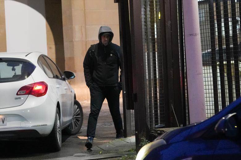 El exjefe militar de ETA Garikoitz Aspiazu Rubina, alias 'Txeroki', a su salida de la prisión de Martutene, a 9 de febrero de 2026, en San Sebastián, Guipúzcoa, País Vasco (España). El Gobierno del País Vasco ha concedido al exjefe militar de ETA Garikoitz Aspiazu Rubina, conocido como ‘Txeroki’, el régimen de semilibertad, medida que le permite salir del centro penitenciario de lues a viernes regresando cada noche a dormir a la cárcel de Martutene.

Unanue / Europa Press
09 FEBRERO 2026
08/2/2026