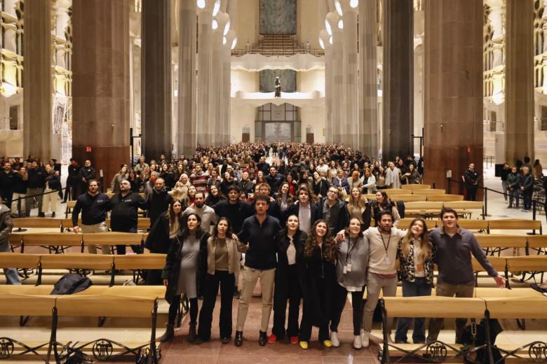 Adoración por el décimo aniversario de Effetá en la Sagrada Familia de Barcelona