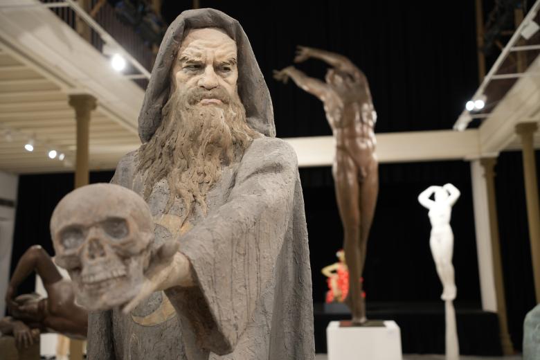 Pie: El escultor cordobés José Manuel Belmonte presenta en el Teatro Cómico Principal la exposición Fondo y forma, una retrospectiva que repasa más de 40 años de trayectoria artística