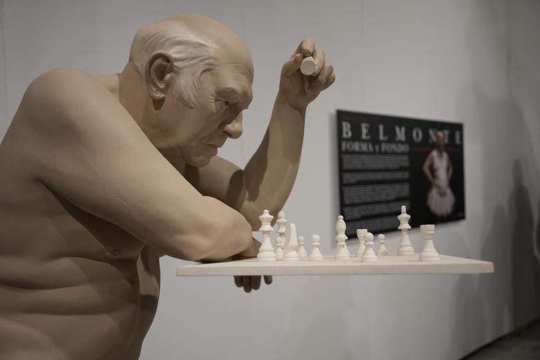 Pie: El escultor cordobés José Manuel Belmonte presenta en el Teatro Cómico Principal la exposición Fondo y forma, una retrospectiva que repasa más de 40 años de trayectoria artística