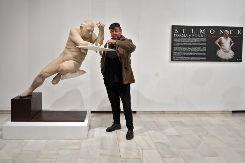 Pie: El escultor cordobés José Manuel Belmonte presenta en el Teatro Cómico Principal la exposición Fondo y forma, una retrospectiva que repasa más de 40 años de trayectoria artística