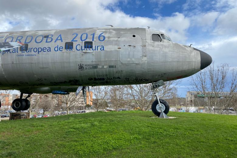 Avión Douglas DC-7, en el Balcón del Guadalquivir (Córdoba)