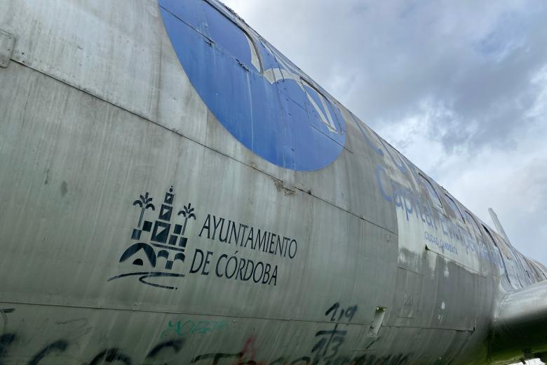 Avión Douglas DC-7, en el Balcón del Guadalquivir (Córdoba)