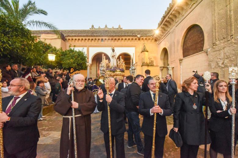 El Vía Crucis de la Agrupación de Cofradías, en imágenes