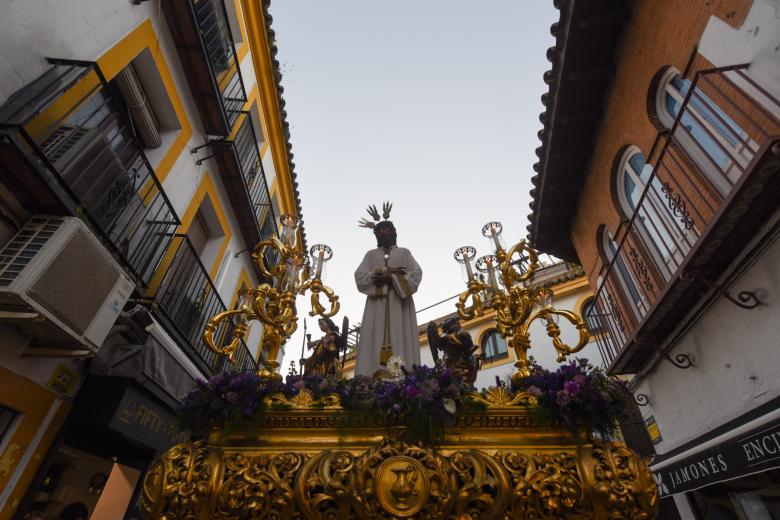 El Vía Crucis de la Agrupación de Cofradías, en imágenes