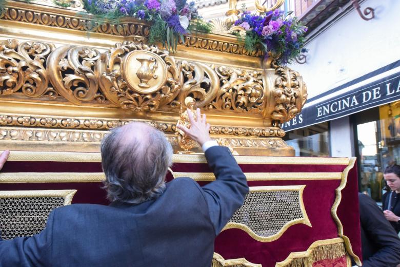 El Vía Crucis de la Agrupación de Cofradías, en imágenes