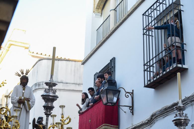 El Vía Crucis de la Agrupación de Cofradías, en imágenes