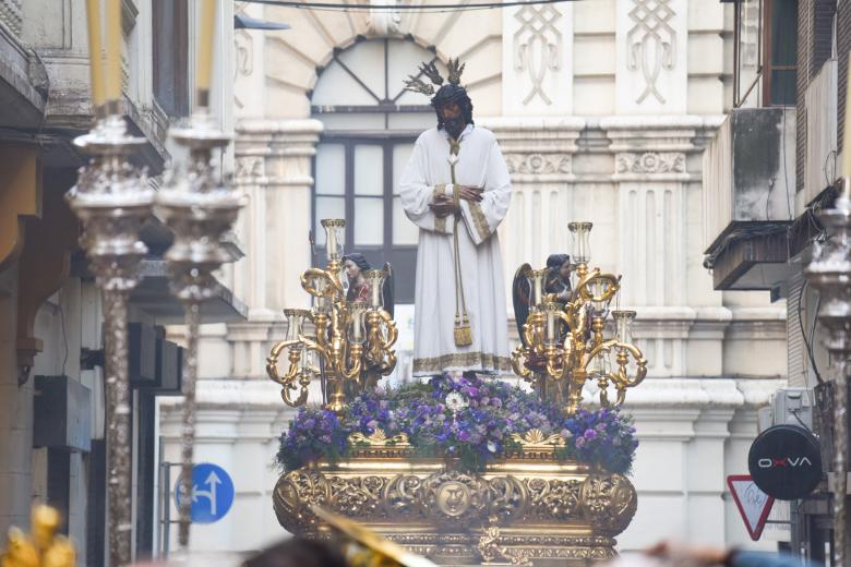 El Vía Crucis de la Agrupación de Cofradías, en imágenes
