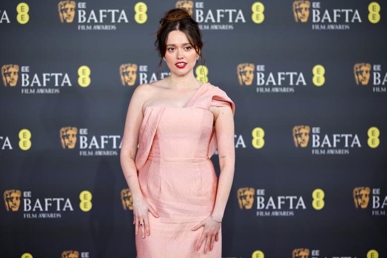 LONDON (United Kingdom), 22/02/2026.- US actor Gillian Anderson poses on the red carpet at the EE BAFTA Film Awards 2026 at the Royal Festival Hall in London, Britain, 22 February 2026. The ceremony is hosted by the British Academy of Film and Television Arts (BAFTA). (Cine, Cine, Reino Unido, Londres) EFE/EPA/TOLGA AKMEN