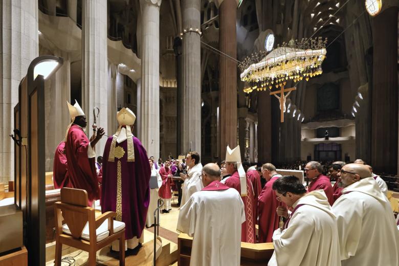 Vigilia Sent la Creu en la Sagrada Familia de Barcelona