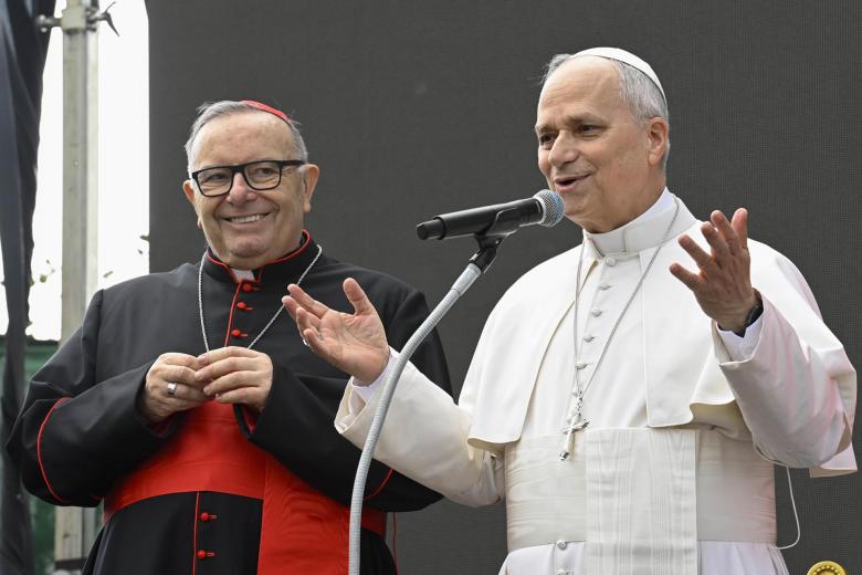 ROME (Italy), 08/03/2026.- Pope Leo XIV (C-L) and Cardinal Reina (C-R) during their pastoral visit to the parish of Santa Maria della Presentazione in Rome, Italy, 08 March 2026. (Papa, Cardenal, Italia, Roma) EFE/EPA/FABIO FRUSTACI