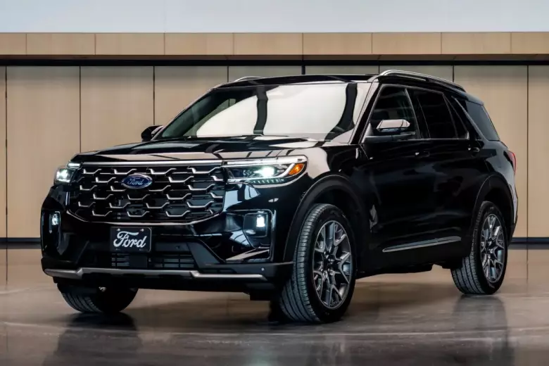 El Papa con el nuevo coche