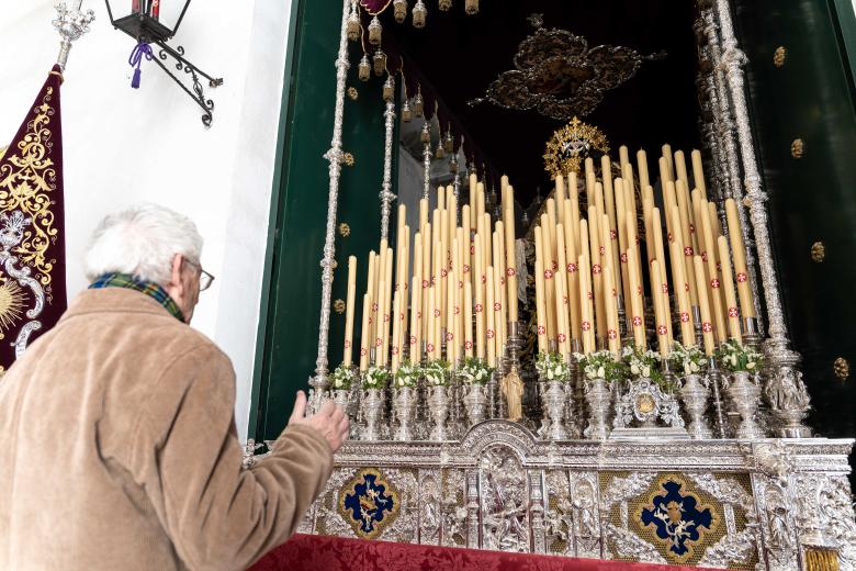 Misa y ambiente Viernes de Dolores en la plaza de Capuchinos de Córdoba 2026