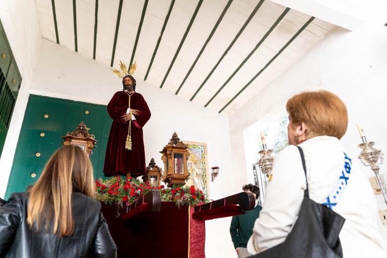 Misa y ambiente Viernes de Dolores en la plaza de Capuchinos de Córdoba 2026