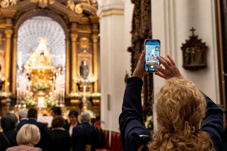 Misa y ambiente Viernes de Dolores en la plaza de Capuchinos de Córdoba 2026