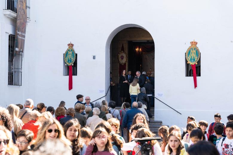 Misa y ambiente Viernes de Dolores en la plaza de Capuchinos de Córdoba 2026