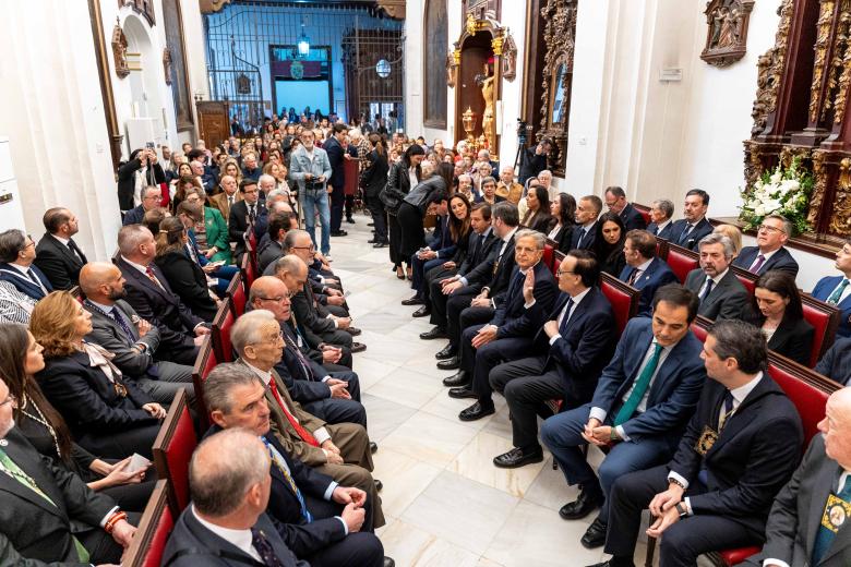 Misa y ambiente Viernes de Dolores en la plaza de Capuchinos de Córdoba 2026