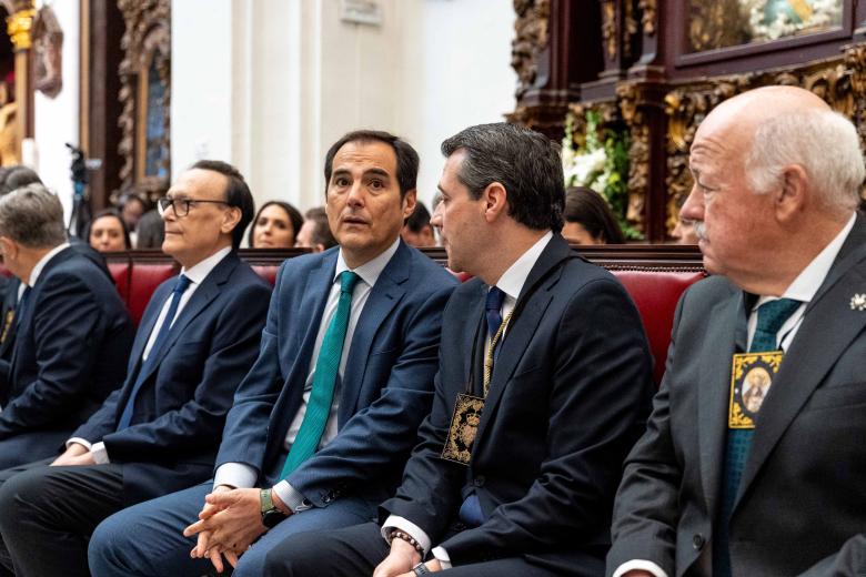 Misa y ambiente Viernes de Dolores en la plaza de Capuchinos de Córdoba 2026