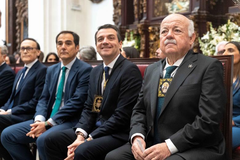 Misa y ambiente Viernes de Dolores en la plaza de Capuchinos de Córdoba 2026