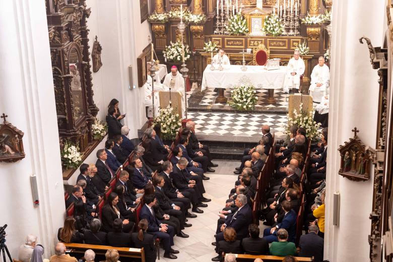 Misa y ambiente Viernes de Dolores en la plaza de Capuchinos de Córdoba 2026
