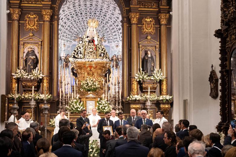 Misa y ambiente Viernes de Dolores en la plaza de Capuchinos de Córdoba 2026