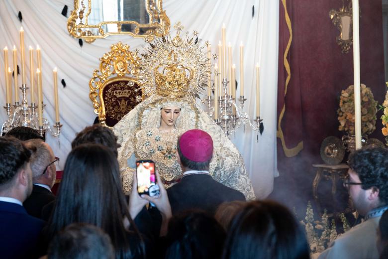 Misa y ambiente Viernes de Dolores en la plaza de Capuchinos de Córdoba 2026